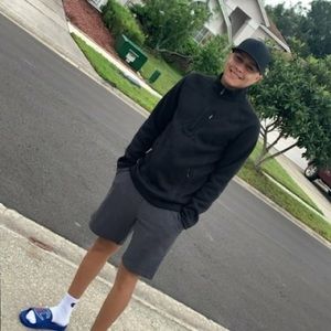 Meet your Posher, Alee